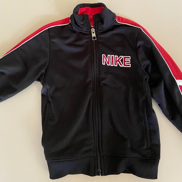 nike lightweight jacket boys